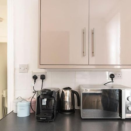 3-Bedroom Home In Liverpool L15 With Free Parking Luaran gambar