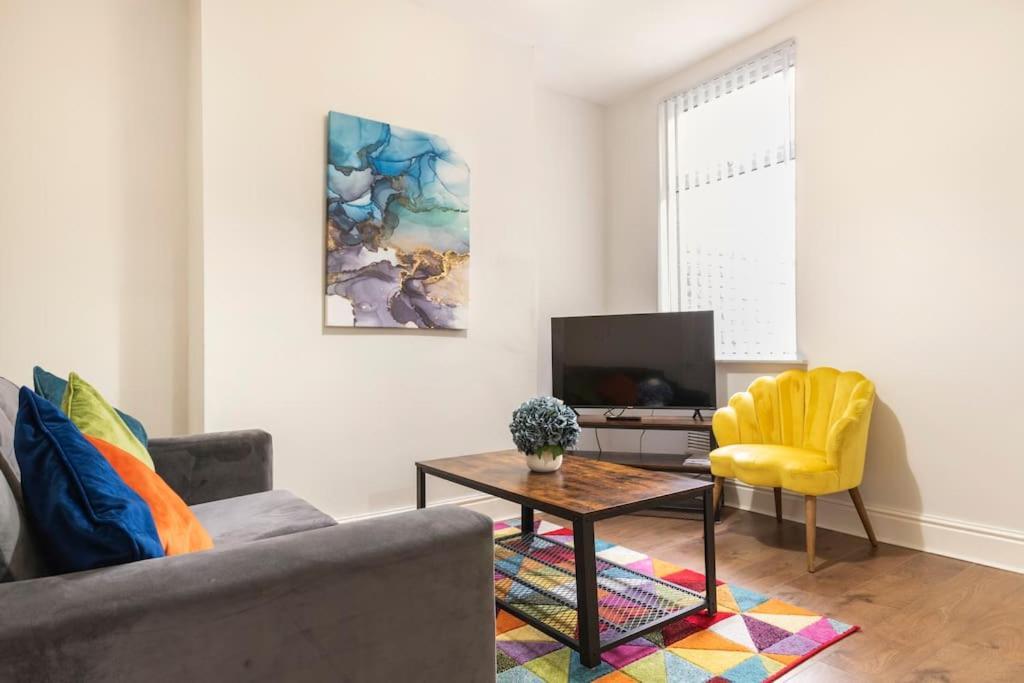 3-Bedroom Home In Liverpool L15 With Free Parking Luaran gambar