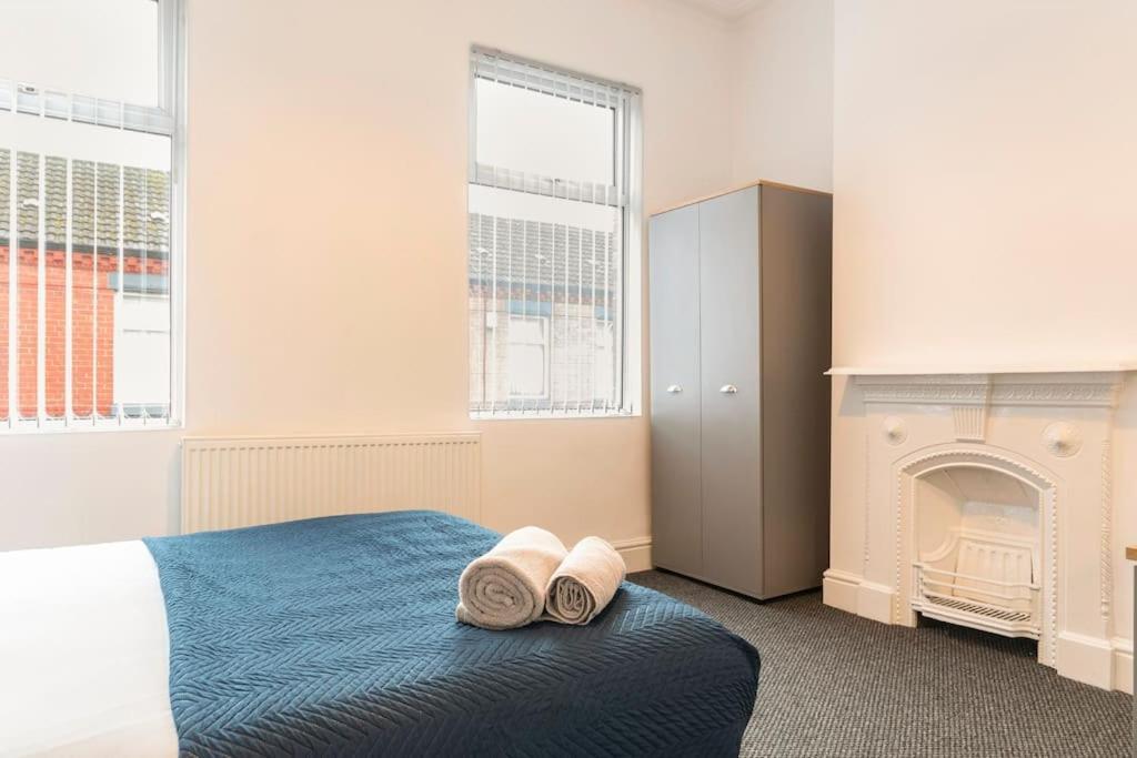 3-Bedroom Home In Liverpool L15 With Free Parking Luaran gambar