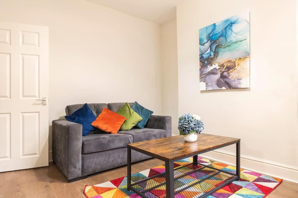 3-Bedroom Home In Liverpool L15 With Free Parking Luaran gambar