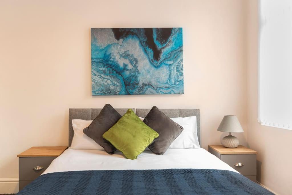 3-Bedroom Home In Liverpool L15 With Free Parking Luaran gambar